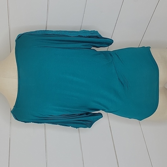 WRAPPER xs blueish green short sleeve shirt with crochet on sleeves - Picture 3 of 5